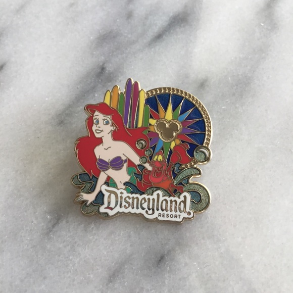 Disney Pins - Picture 2 of 5